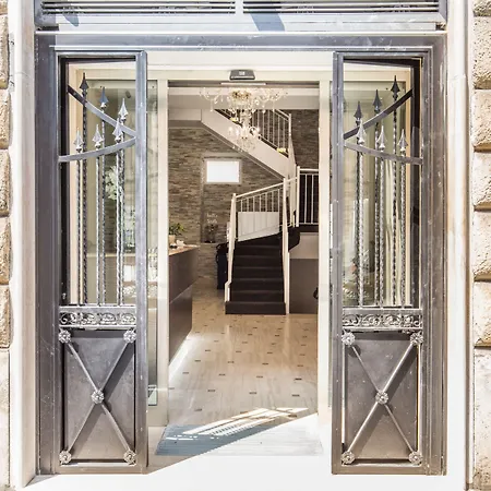 Centro Cavour 3*