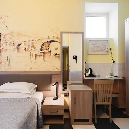 Centro Cavour 3*