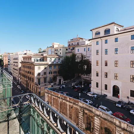 Centro Cavour روما