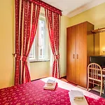 Centro Cavour فندق 3*