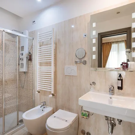 Centro Cavour 3*