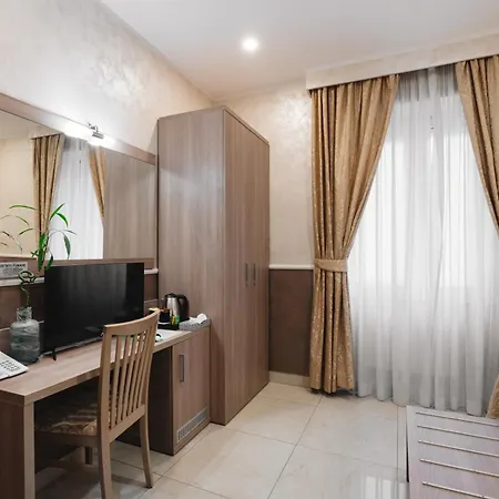 Centro Cavour روما